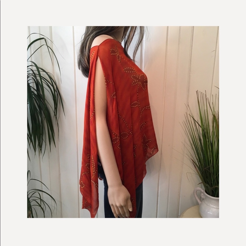 SPLIT SLEEVE PONCHO STYLE TOP - Picture 5 of 6